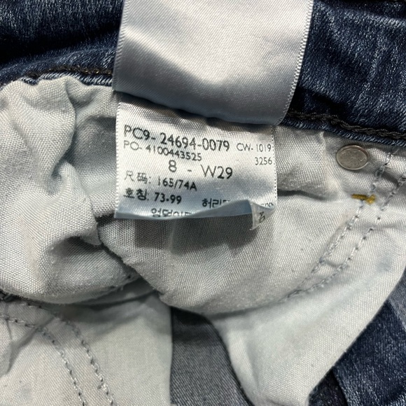 Levis Signature women modern capris, size 8, waist 29, smoke free, bundle & save - Picture 5 of 5